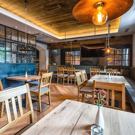 Brueckenwirt Hotel Hallein Eksteriør billede