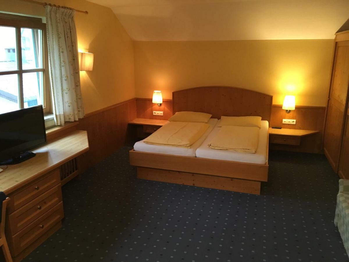 Brueckenwirt Hotel Hallein Eksteriør billede