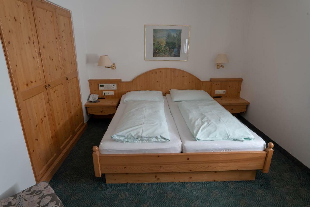 Brueckenwirt Hotel Hallein Eksteriør billede